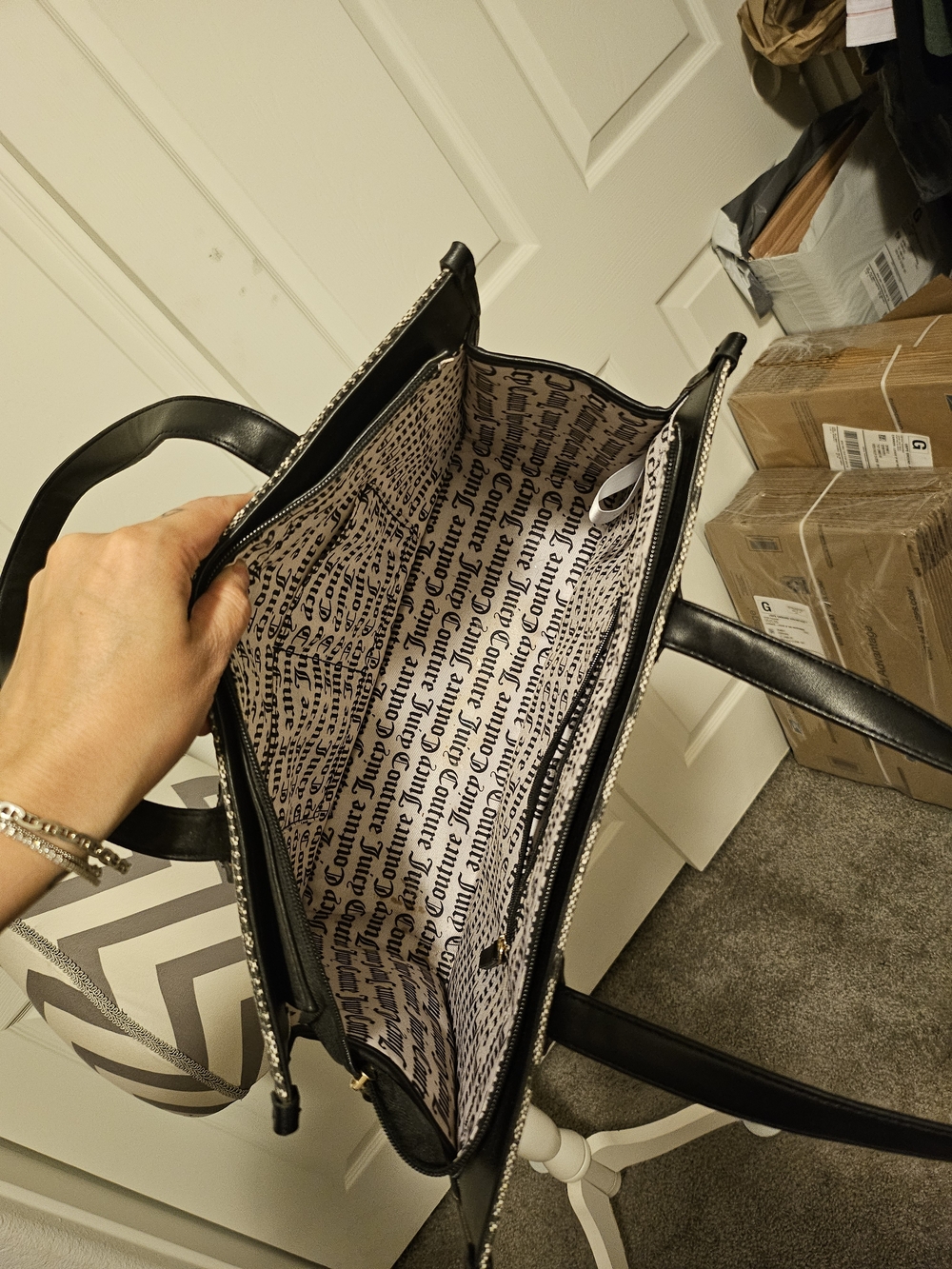 Juicy Couture Black and White Logo Shoulder Tote - Picture 5 of 9